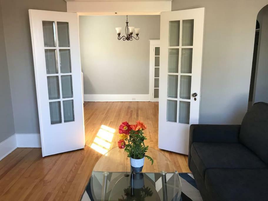 Bright, Clean, Private. In The Heart Of Downtown! Parking, Wi-Fi And Netflix Included Apartment Ottawa Exterior photo