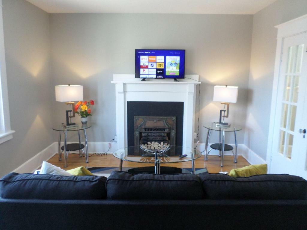 Bright, Clean, Private. In The Heart Of Downtown! Parking, Wi-Fi And Netflix Included Apartment Ottawa Exterior photo